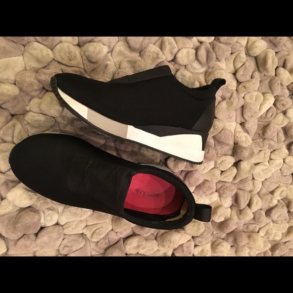 Ideology sneakers. Very comfortable. Memory foam - Picture 2 of 8